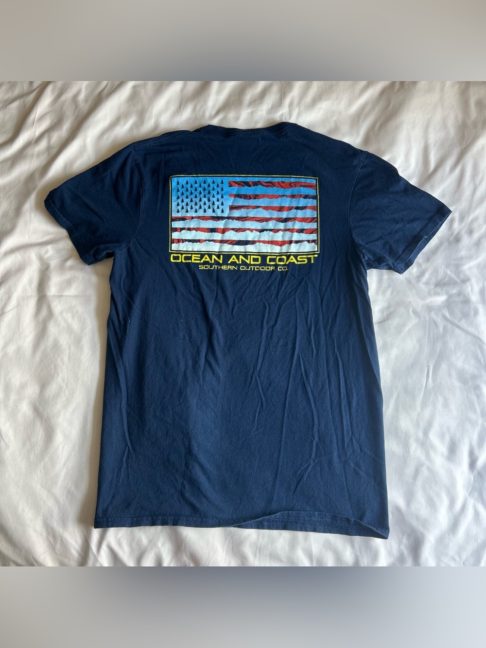 Ocean + Coast Graphic T-Shirt – Size Small